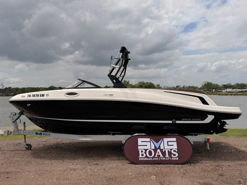 2018 Bayliner VR6