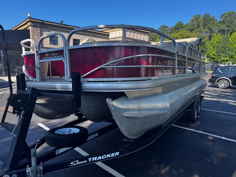 2019 Sun Tracker 22 XP3
