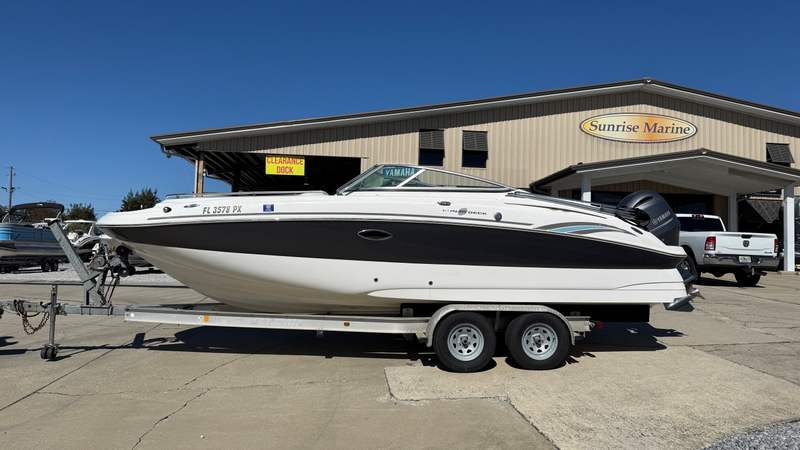 2015 Hurricane Sundeck 2400 OB