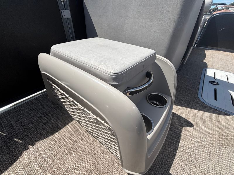 Boat Image 10