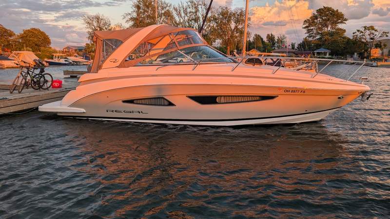 2016 Regal 32 Express