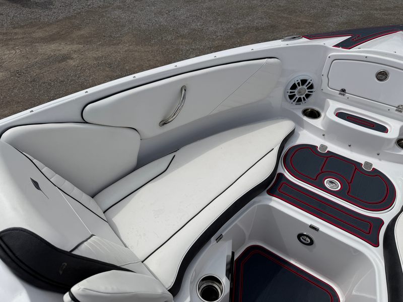 2026 Stingray 230 SX