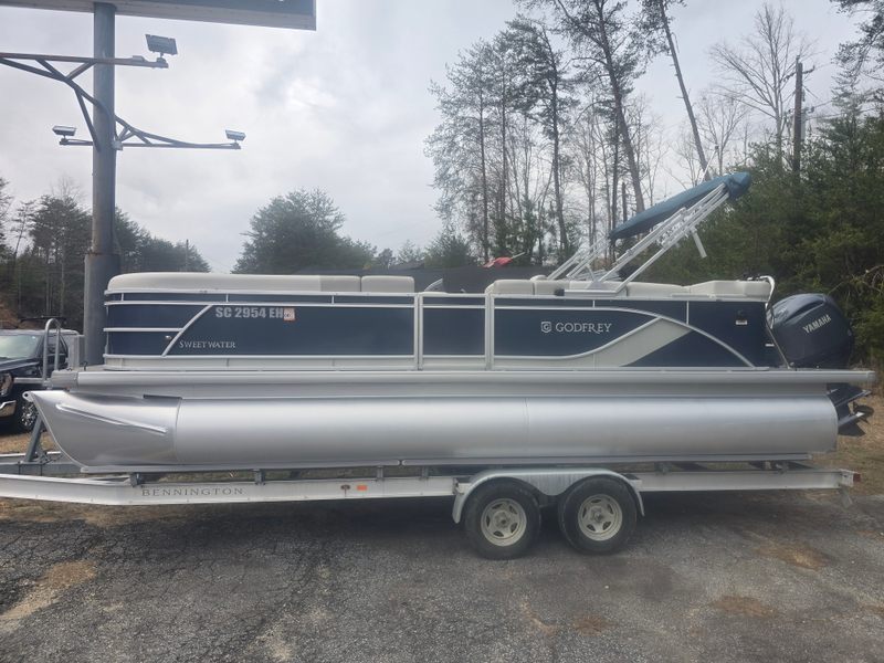 2025 Godfrey SW 2286CSE