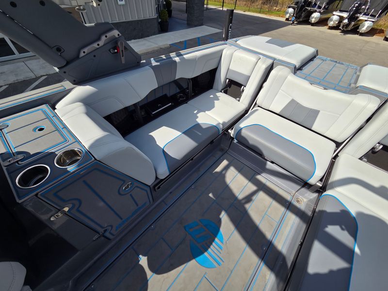 Boat Image 11
